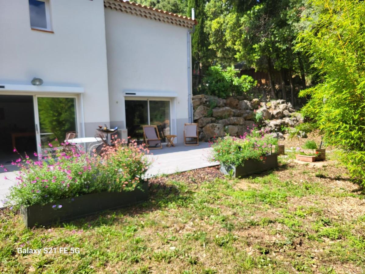 Un Ecrin De Verdure Et Plus.. Besse-sur-Issole Exterior foto