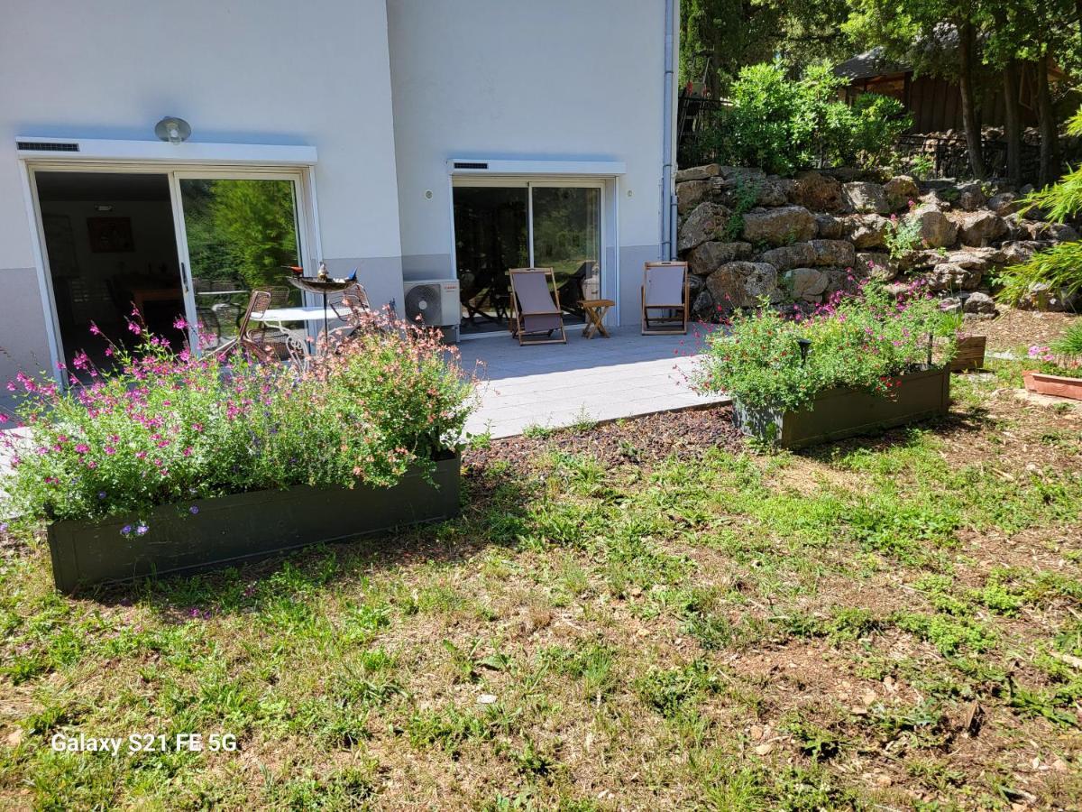 Un Ecrin De Verdure Et Plus.. Besse-sur-Issole Exterior foto